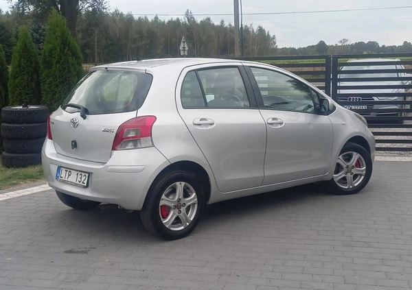 Toyota Yaris cena 22900 przebieg: 195000, rok produkcji 2011 z Mirsk małe 326